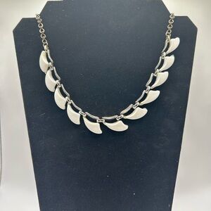 VTG White Lucite & Silver tone Choker Necklace Mid Century Modernist Style